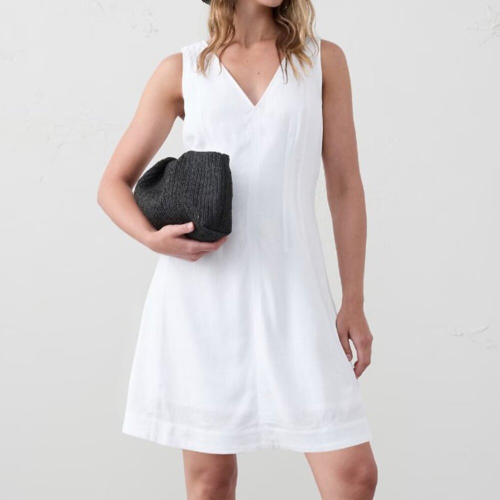 White Linen blend Banana Republic v neck mini dress - 8